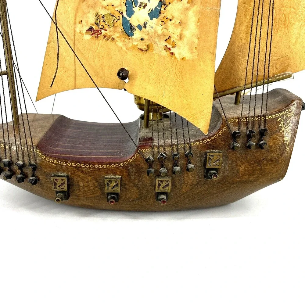 Vintage Underwriters Laboratories Portable‎ TV Lamp Wooden Ship Paper Sails